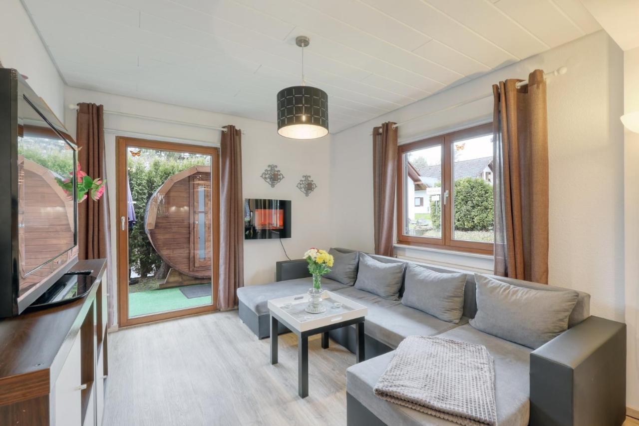 Seepark Kirchheim Ferienhaus Bei Diane Mit Sauna Exteriör bild