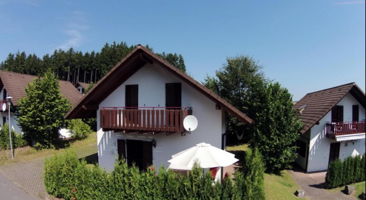 Seepark Kirchheim Ferienhaus Bei Diane Mit Sauna Exteriör bild